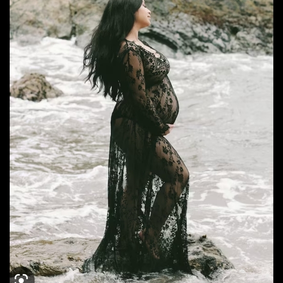 Lace Maternity Shoot Outfit - Picture 2 of 3